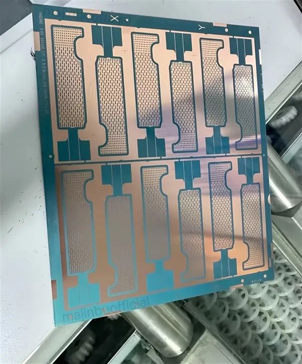iPhone 17 Pro 散热模组曝光，终于听劝了！