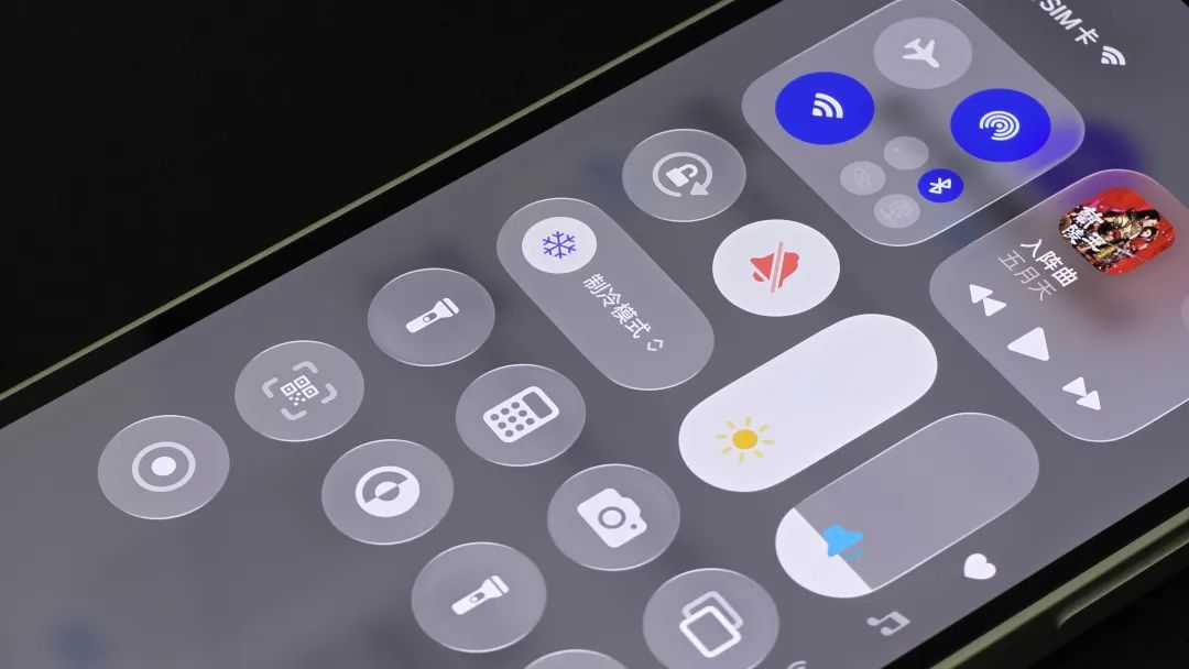 iPhone 还有「制冷模式」？上热搜了...