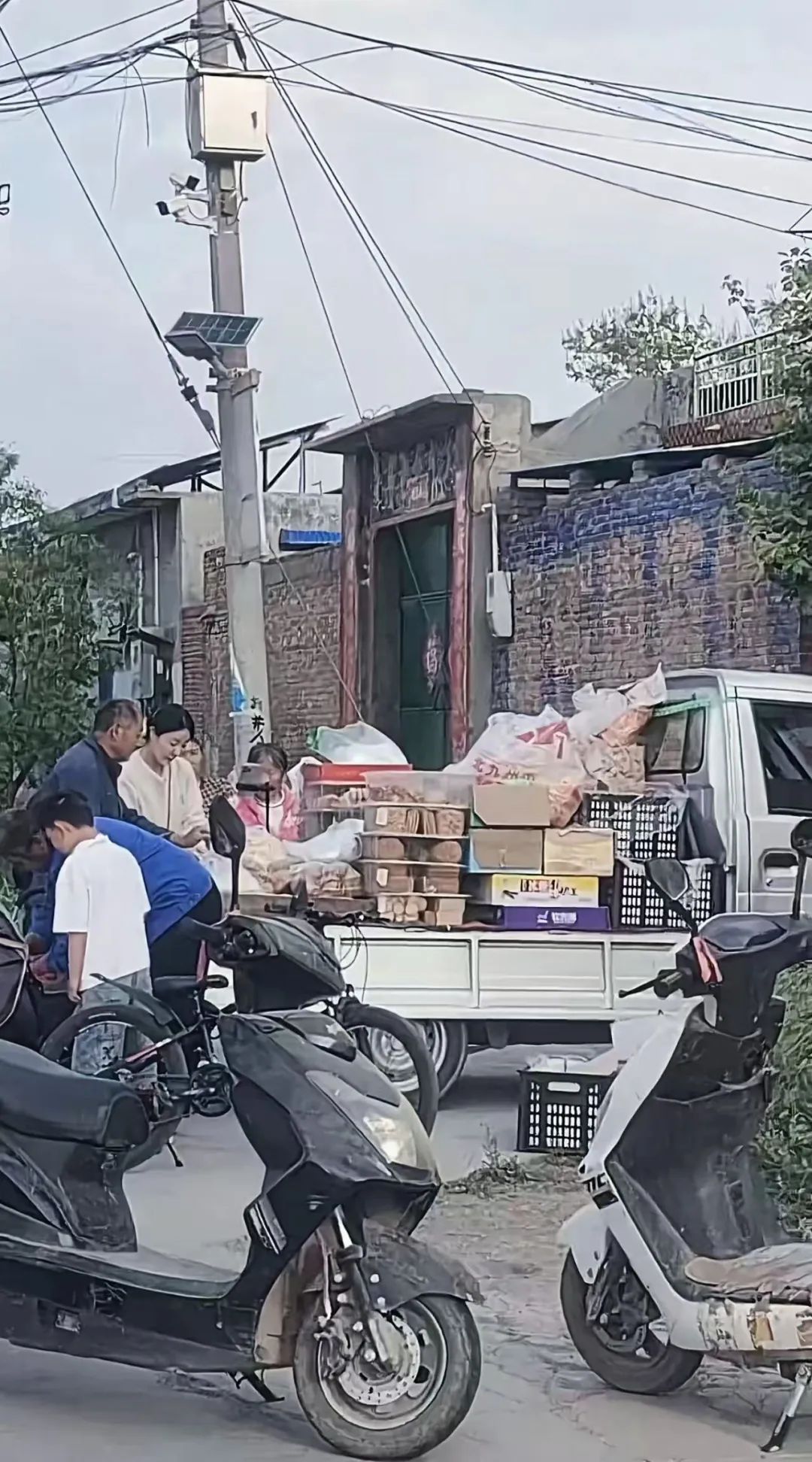 李福贵停更10天复更,忙活一天没利润!近30天涨粉超300万,李福贵会塌房吗?