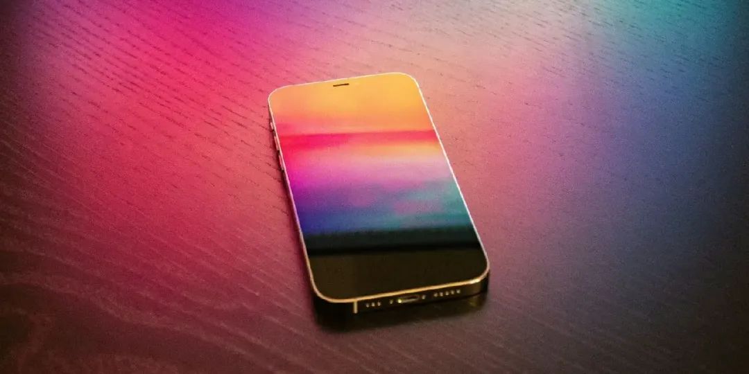 iPhone屏幕也要“Ultra”，还有自研图像传感器？