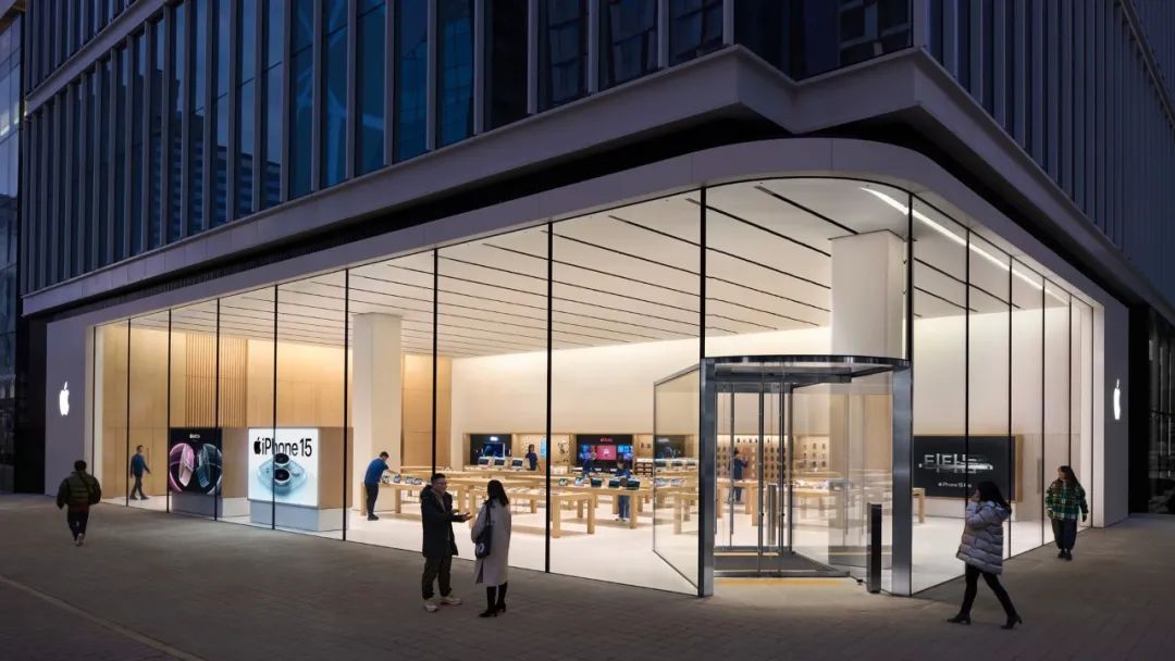 iPhone屏幕也要“Ultra”，还有自研图像传感器？
