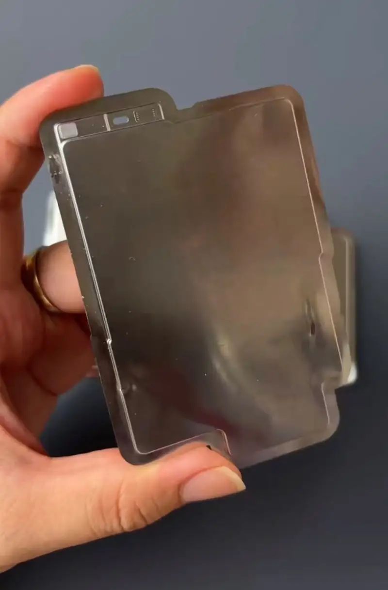 iPhone 17 Air电池首曝：2.49毫米金属壳，续航或逆袭