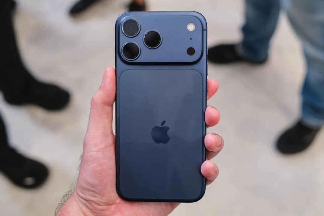 iPhone17ProMax直接上手:机身质感把果粉整不会了!