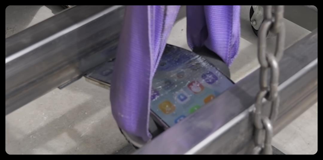 iPhone Air，弯了？