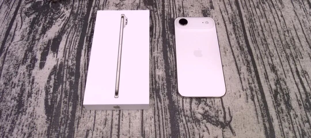 新iPhone设计离谱，把我都搞懵了！
