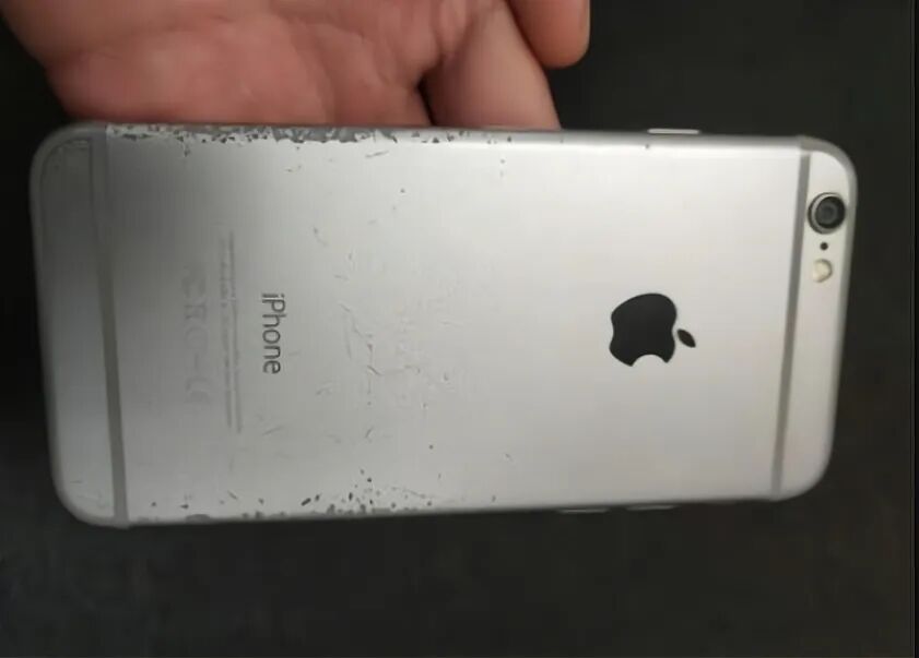 iPhone17ProMax翻车太狠,把果粉气到退货!