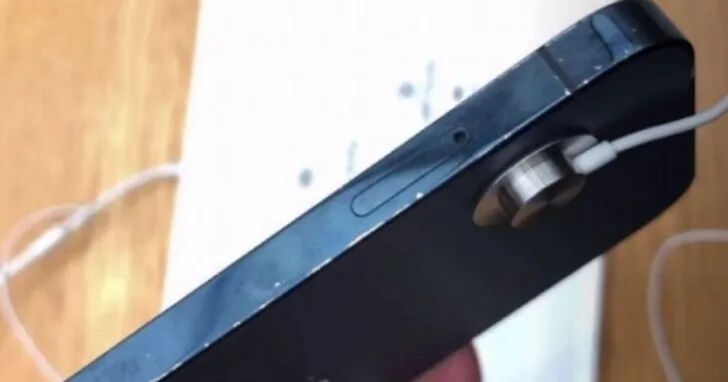 橙色 iPhone 17 Pro 褪色成猛男粉，又来了！