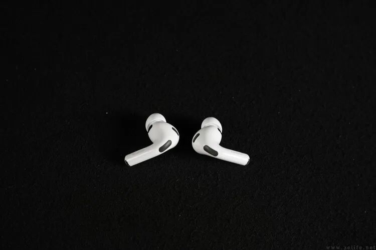 苹果AirPods Pro 3详测：佩戴更稳，降噪依然无敌