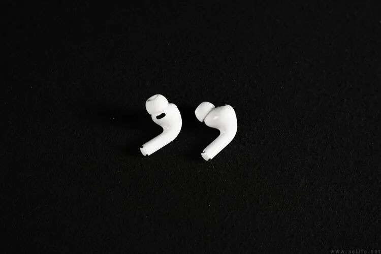 苹果AirPods Pro 3详测：佩戴更稳，降噪依然无敌