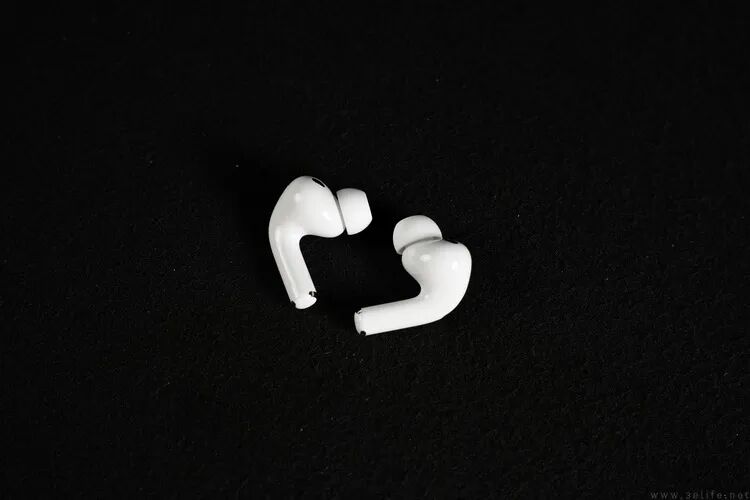 苹果AirPods Pro 3详测：佩戴更稳，降噪依然无敌