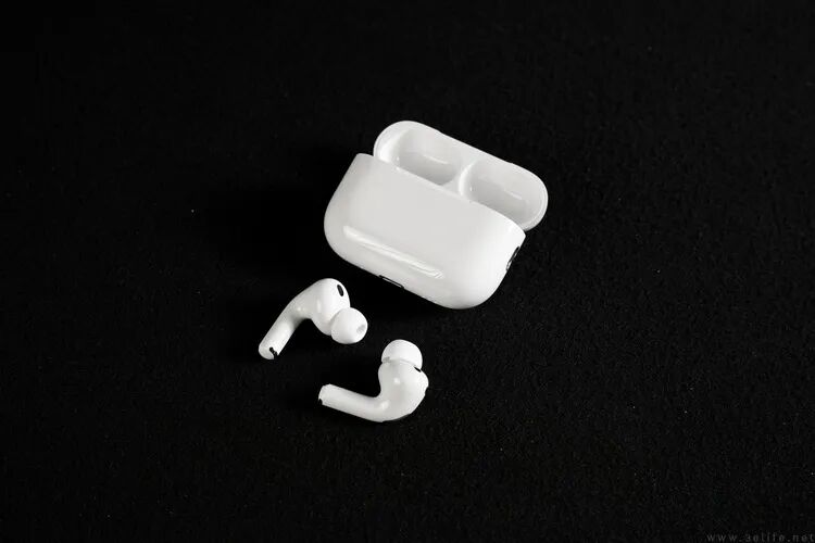 苹果AirPods Pro 3详测：佩戴更稳，降噪依然无敌