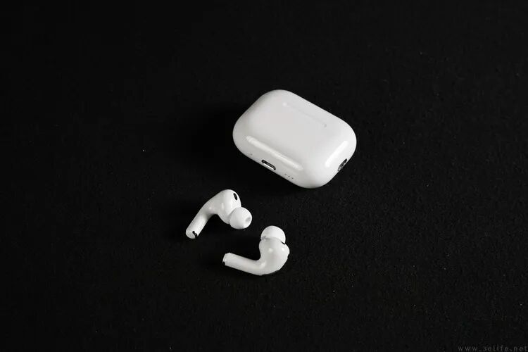 苹果AirPods Pro 3详测：佩戴更稳，降噪依然无敌