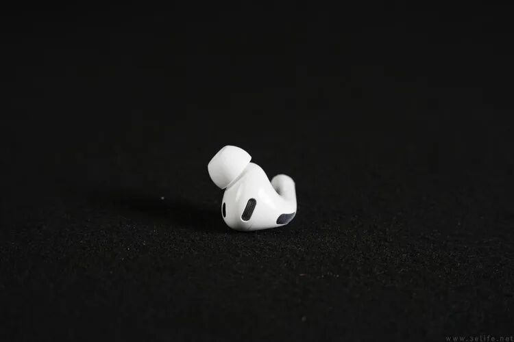 苹果AirPods Pro 3详测：佩戴更稳，降噪依然无敌