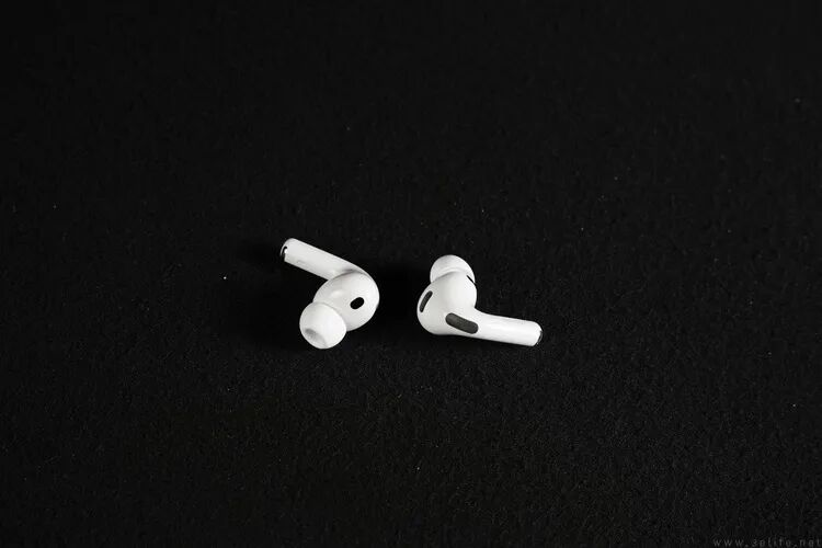 苹果AirPods Pro 3详测：佩戴更稳，降噪依然无敌