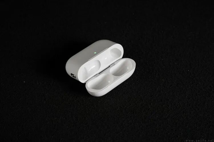 苹果AirPods Pro 3详测：佩戴更稳，降噪依然无敌