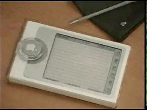 iPod 发布 24 周年，太经典了